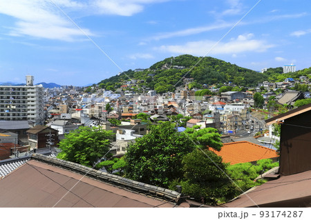 【広島県】晴天下の尾道の町並み 【広島県】晴天下の尾道の町並み 93174287