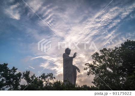 茨城県牛久市 夏の早朝の牛久大仏 茨城県牛久市 夏の早朝の牛久大仏 93175022