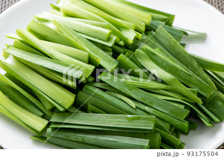 ニラ(カット)。 93175504