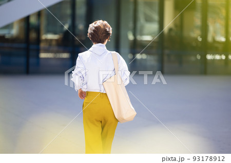 女性　ポートレート　撮影協力：LINK FOREST 93178912