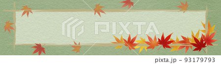 紅葉したモミジの和風フレーム 93179793