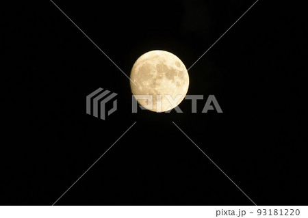 北杜市白州町、月齢12.4八月十三夜の月（位置：中央上） 93181220