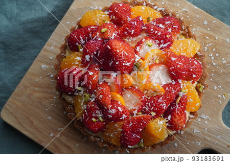 いちごと柑橘のタルト 93183691