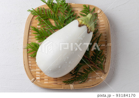新鮮な白茄子 新鮮な白茄子 93184170