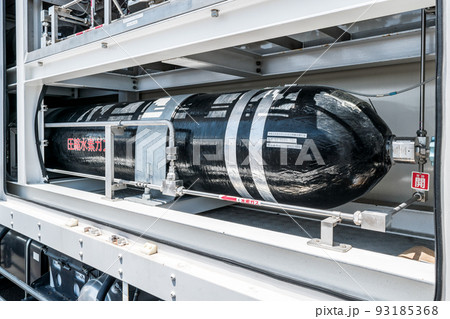 燃料電池トラックの水素タンク 93185368