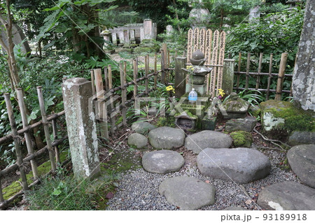 一幡之君袖塚（鎌倉・妙本寺） 93189918