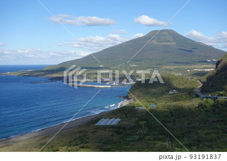 八丈島大賀郷・樫立地区を結ぶ大坂トンネル付近からの展望 八丈島大賀郷・樫立地区を結ぶ大坂トンネル付近からの展望 93191837