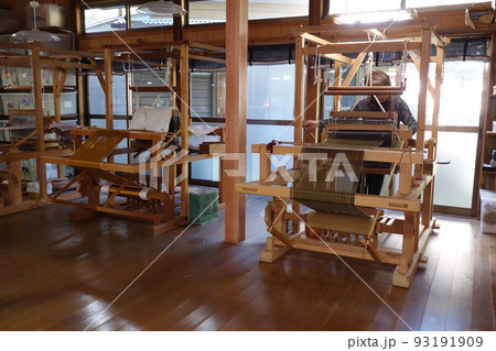 八丈島三原山山麓 中之郷地区　黄八丈ゆめ工房(工芸館) 93191909