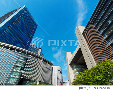 JR大阪駅前 グランフロント大阪とうめきたの空 93192830