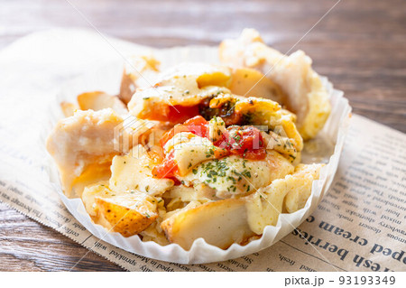 チキンとポテトのトマトチーズ焼き チキンとポテトのトマトチーズ焼き 93193349