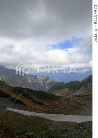 秋の別山乗越からの展望 ( 剱岳方面 2021年9月 富山県 立山町 ) 93194473