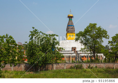 ネパール 仏陀の生誕地ルンビニのルンビニ・ガーデン内にある仏教寺院 ネパール 仏陀の生誕地ルンビニのルンビニ・ガーデン内にある仏教寺院 93195866