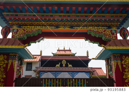 ネパール　仏陀の生誕地ルンビニのルンビニ・ガーデン内にあるラマ・ユル瞑想センター 93195883