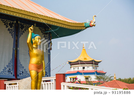 ネパール 仏陀の生誕地ルンビニのルンビニ・ガーデン内にあるドイツ寺院 ネパール 仏陀の生誕地ルンビニのルンビニ・ガーデン内にあるドイツ寺院 93195886