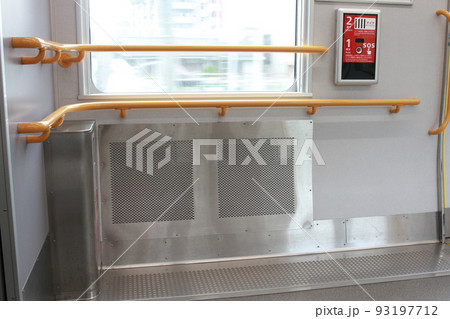 大阪環状線の車椅子スペース 93197712