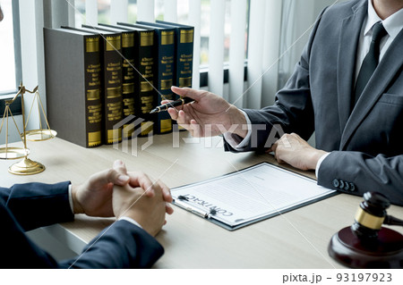 Lawyer hand holding pen and providing legal consult business dispute to the man 93197923