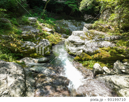 愛媛県砥部町　仙波渓谷の風景 93199710