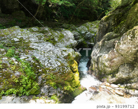 愛媛県砥部町　仙波渓谷の風景 93199712