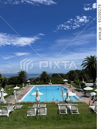 旅行に行きたくなるリゾートホテルのプール 93200279