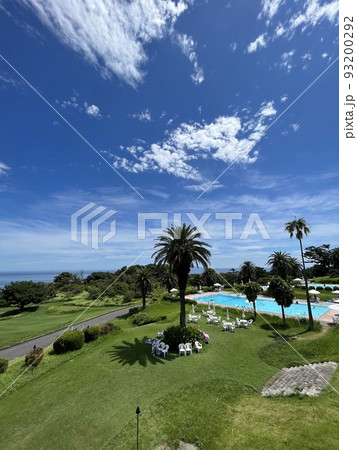 旅行に行きたくなるリゾートホテルのプール 93200292