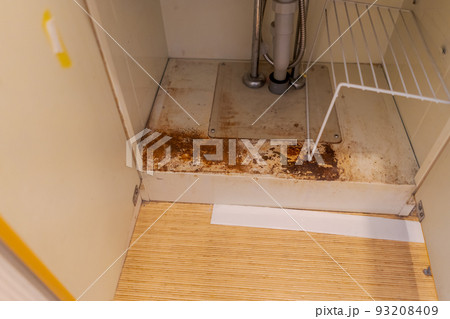 シンク下収納のサビ シンク下収納のサビ 93208409