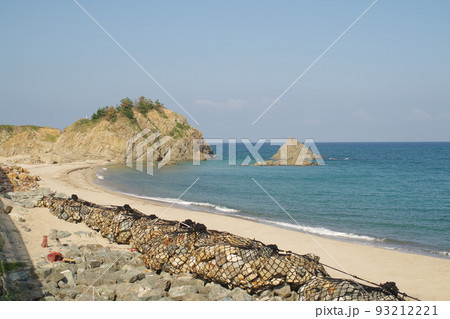 北緯35度最西端地点の海岸の景色 北緯35度最西端地点の海岸の景色 93212221