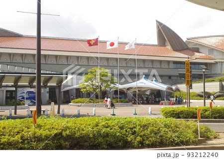 海洋館アクアスの正面入り口の景色 93212240