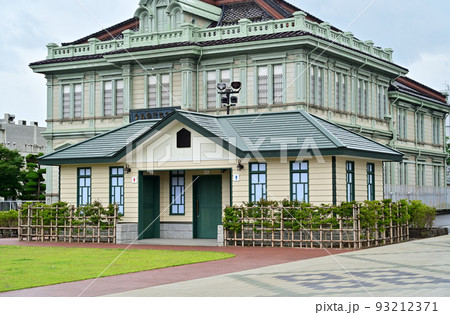 青森銀行記念館前の素敵なトイレ 青森県弘前市 青森銀行記念館前の素敵なトイレ 青森県弘前市 93212371