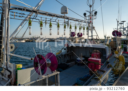 大間のマグロ漁船と大間港 大間のマグロ漁船と大間港 93212760