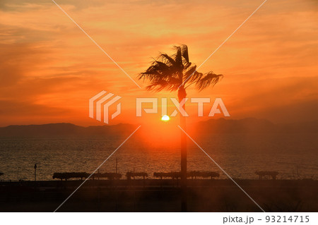 小浜の夕陽 93214715