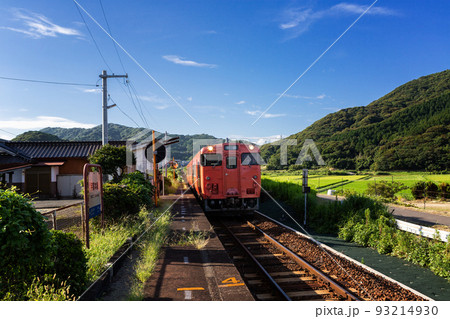 JR宇賀本郷駅 山口県下関市豊浦町 JR宇賀本郷駅 山口県下関市豊浦町 93214930