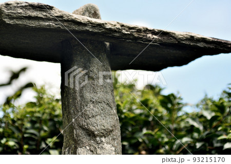 三谷坂の笠石 【和歌山県伊都郡かつらぎ町】 三谷坂の笠石 【和歌山県伊都郡かつらぎ町】 93215170