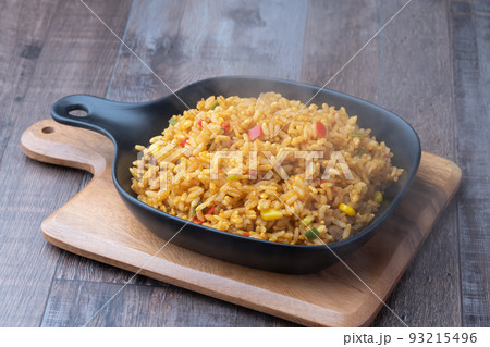 ドライカレー、カレーピラフ ドライカレー、カレーピラフ 93215496