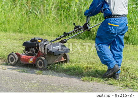 夏の草刈り・芝刈り 93215737