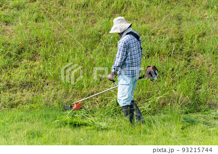 夏の草刈り・芝刈り 93215744