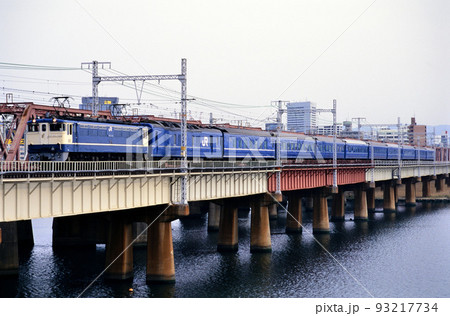 2000年 東海道本線を走るEF651109寝台急行銀河 2000年 東海道本線を走るEF651109寝台急行銀河 93217734