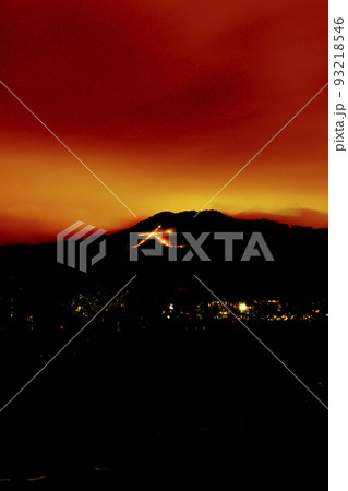 京都五山送り火　大文字焼き 93218546