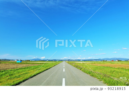 北海道　青空の道 93218915