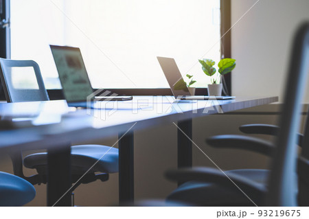 ビジネス　フリー素材 93219675