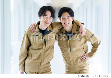 作業員の男性 93219805