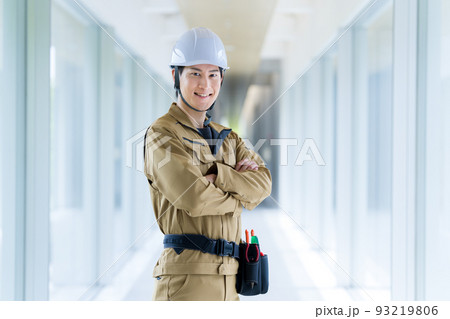 作業員の男性 93219806
