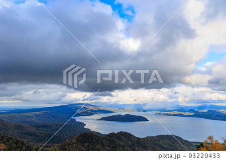 雄大な津別峠「秋の北海道」 93220433