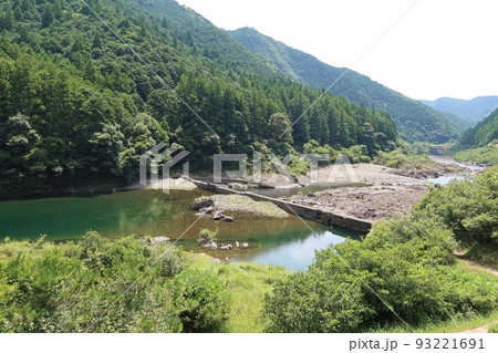日本の自然と川景色:奈良県・三重県・和歌山県を流れる上瀞峡の熊野川 日本の自然と川景色:奈良県・三重県・和歌山県を流れる上瀞峡の熊野川 93221691