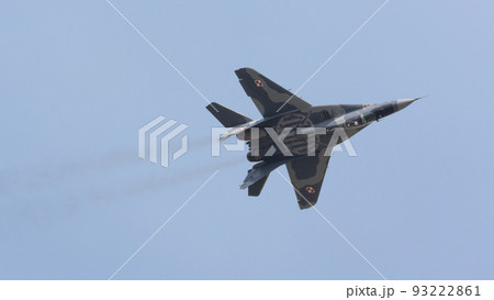 ポーランド空軍MiG-29デモチームの背面 ポーランド空軍MiG-29デモチームの背面 93222861