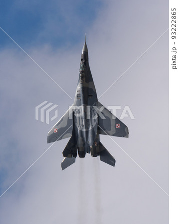 ポーランド空軍MiG-29デモチーム上昇 93222865
