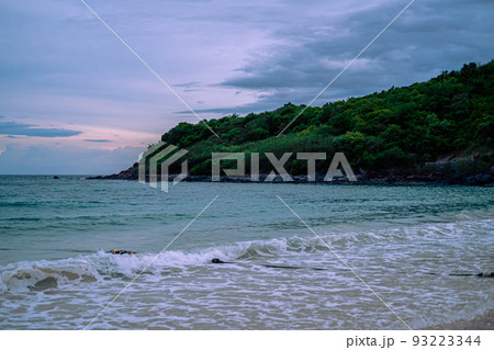 Sunset time at Nual Beach at Larn island (Koh Larn). Beautiful of sea at Chonburi, Thailand. 93223344