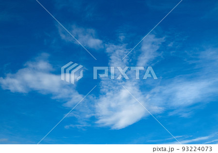 Beautiful clouds against the blue daytime sky 93224073