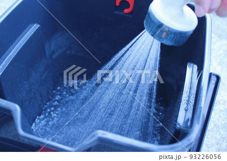 バケツにたまる水2 93226056