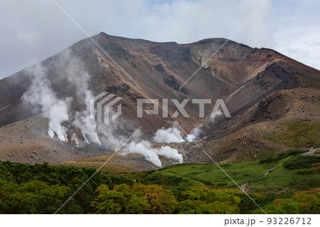 秋の大雪山旭岳 秋の大雪山旭岳 93226712