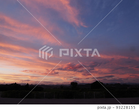 夕焼け雲 93228155